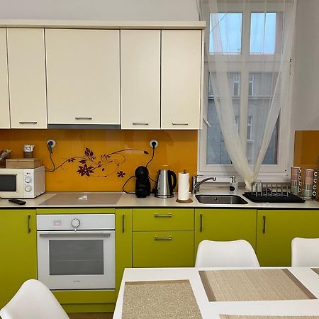Main Street Retreat Apartment With Free Parking SJJ Exteriör bild